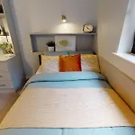 Comfy Ensuite Bedrooms At Manchester Gardens Near City Centre